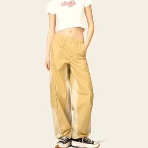 Obey Dylan Pants Size Medium Baggy Cargo Cream
Yellow Pull On K10